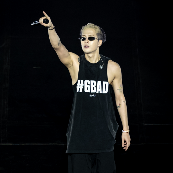 JACKSON WANG ANUNCIA SU NUEVO SENCILLO BUCK DURANTE REENCUENTRO CON GOT7