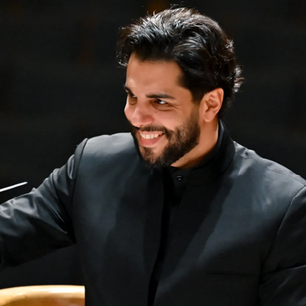 LA OPERA DE LOS ANGELES NOMBRA A DOMINGO HINDOYAN