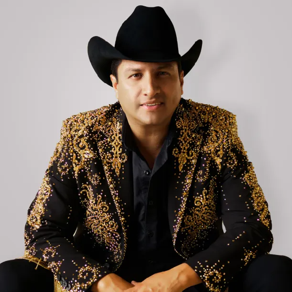 JULION ALVAREZ CANCELA CONCIERTO EN TEXAS POR PROBLEMAS DE VISA