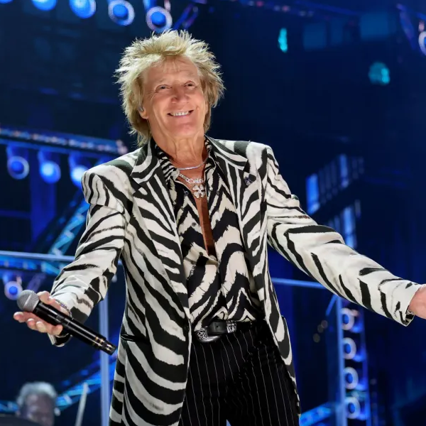 ROD STEWART RECIBIRA EL PREMIO A LA TRAYECTORIA Y ACTUARA EN LOS AMERICAN MUSIC AWARDS 2025
