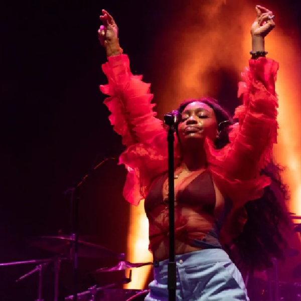 SZA ROMPE RECORD HISTORICO DE MICHAEL JACKSON EN BILLBOARD