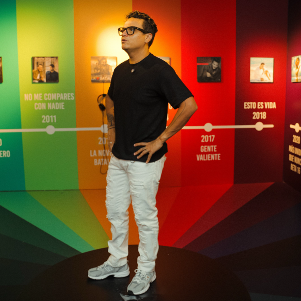 SILVESTRE DANGOND INAUGURA LAS LOCURAS DE SILVESTRE EN VALLEDUPAR UN VIAJE EMOCIONAL POR SU VIDA Y LEGADO VALLENATO