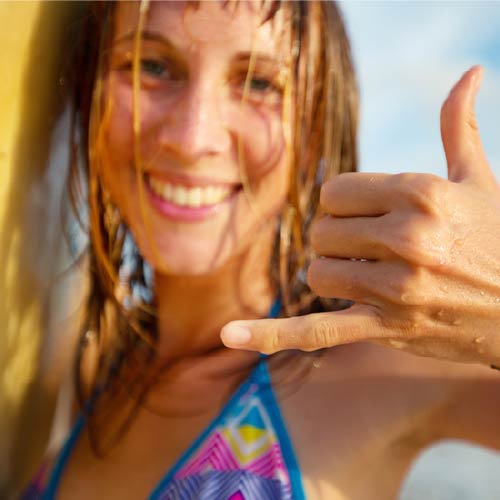 TOM CRUISE SORPRENDE AL ASISTIR A CONCIERTO DE OASIS EN WEMBLEY