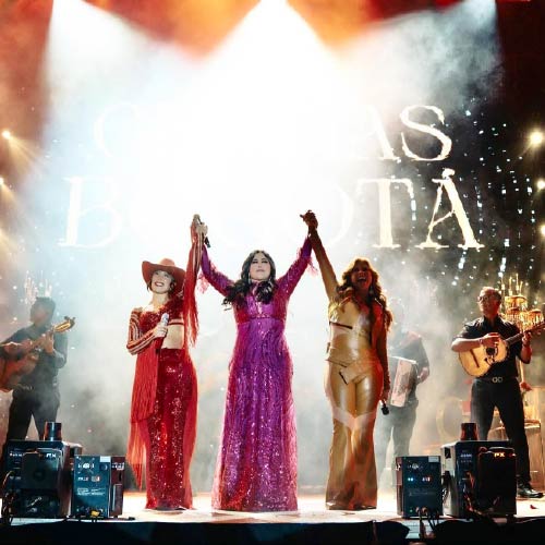 ARELYS HENAO, PAOLA JARA Y FRANCY HACEN HISTORIA EN EL MOVISTAR ARENA