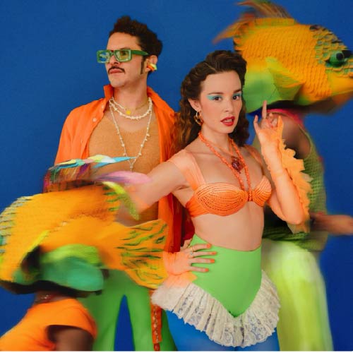 MONSIEUR PERINÉ ARRASA EN ESPAÑA CON AGUARÁCHATE