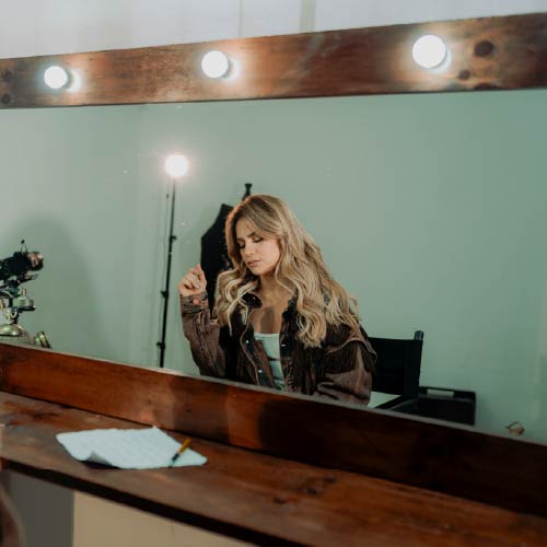 ADRIANA LUCÍA ESTRENA LA ÚLTIMA VEZ